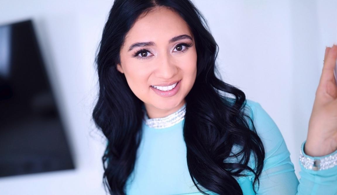 Ophelia Purr - Amateur Allure Introduces Ophelia Purr, Young Beauty Gives Head, Fucks and Swallows a Thick Load FullHD 1080p