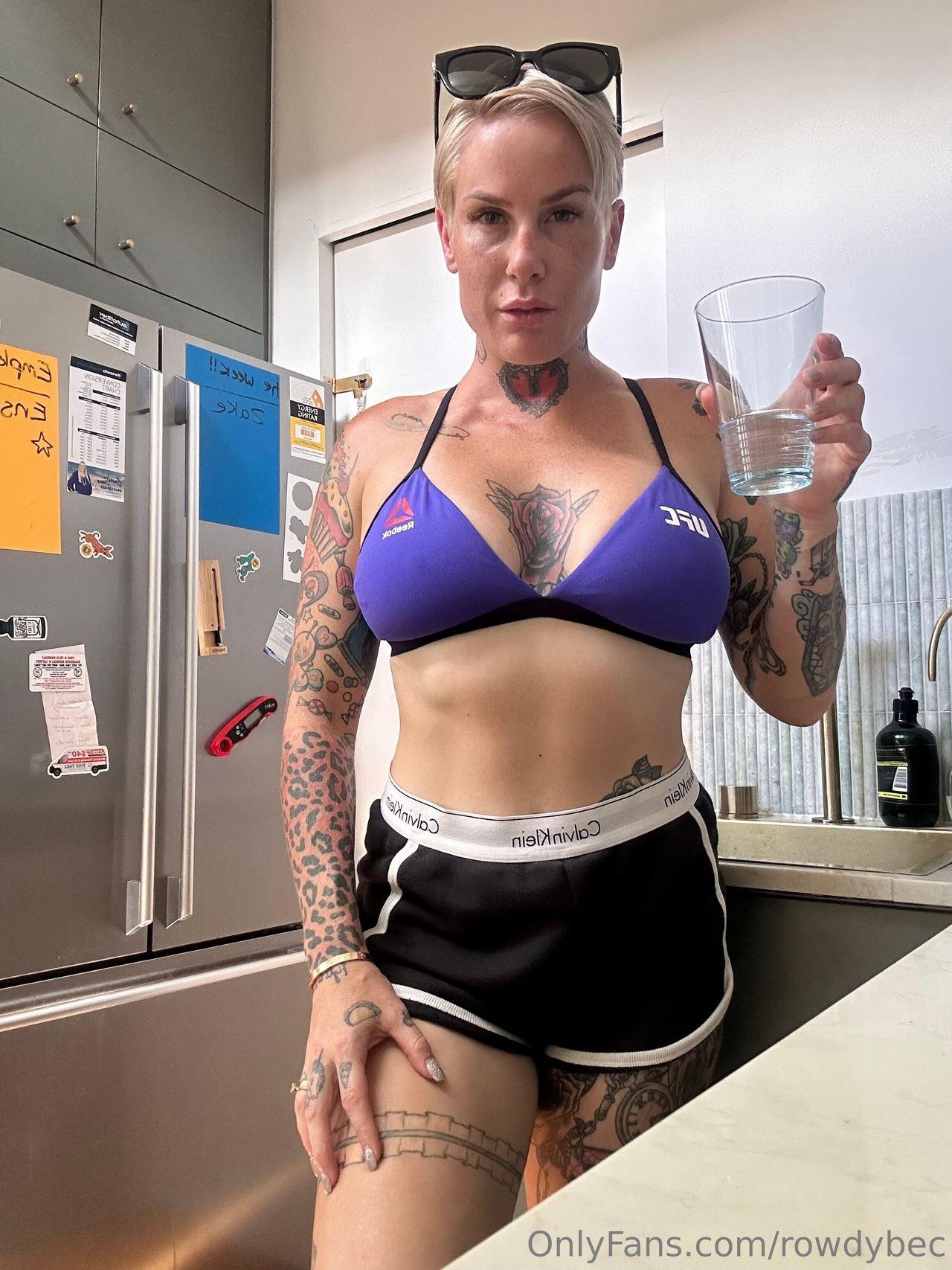 Bec Rodriguez - Onlyfans Pictures