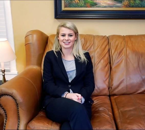 Kendall - Blonde Cutie Goes Halfway FullHD 1080p