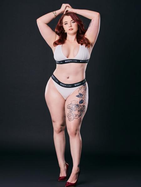 Red Rose And James - Curvy Redhead Gets Stretched Out By BBC 4K 2160p/FullHD 1080p/HD 720p