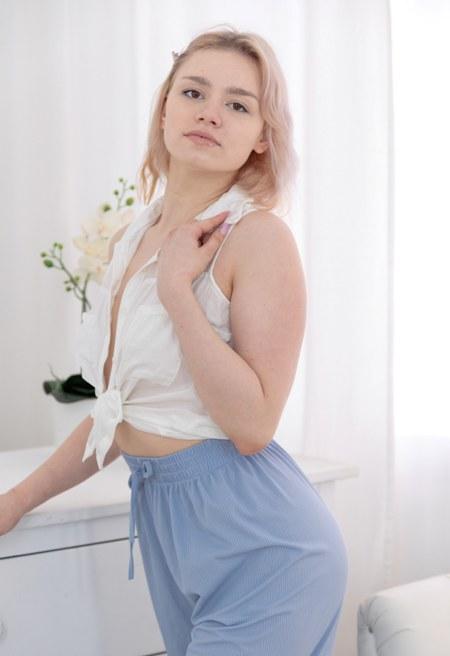 Eva Murkovski - I Need Care, Attention, And An Orgasm! FullHD 1080p/HD 720p