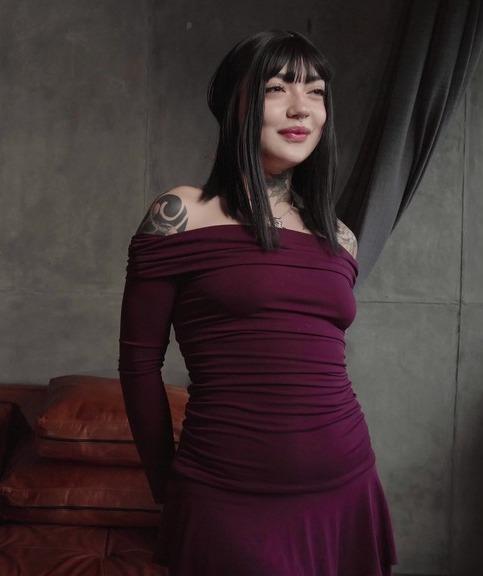 Aradiahell - Teacher slut gets fucked by 4 | Screams with triple penetration! FullHD 1080p/HD 720p