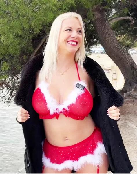 Ava White wishes you a Merry Christmas! FullHD 1080p
