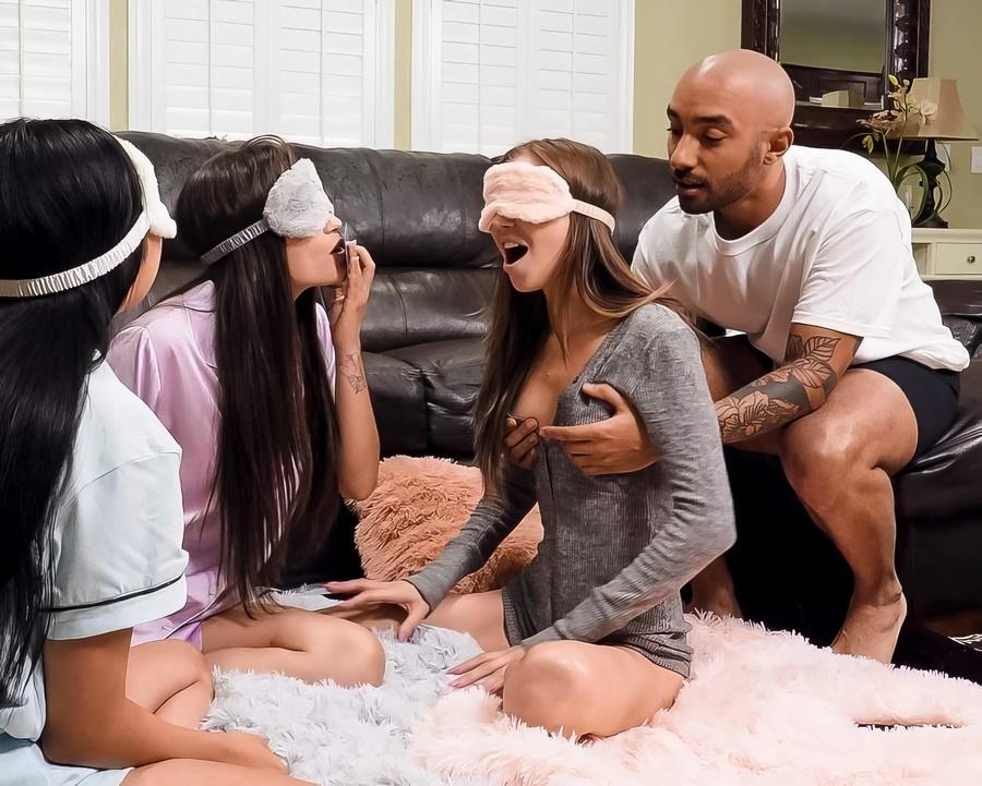 Mackenzie Moss - Suck, Suck, Blow FullHD 1080p