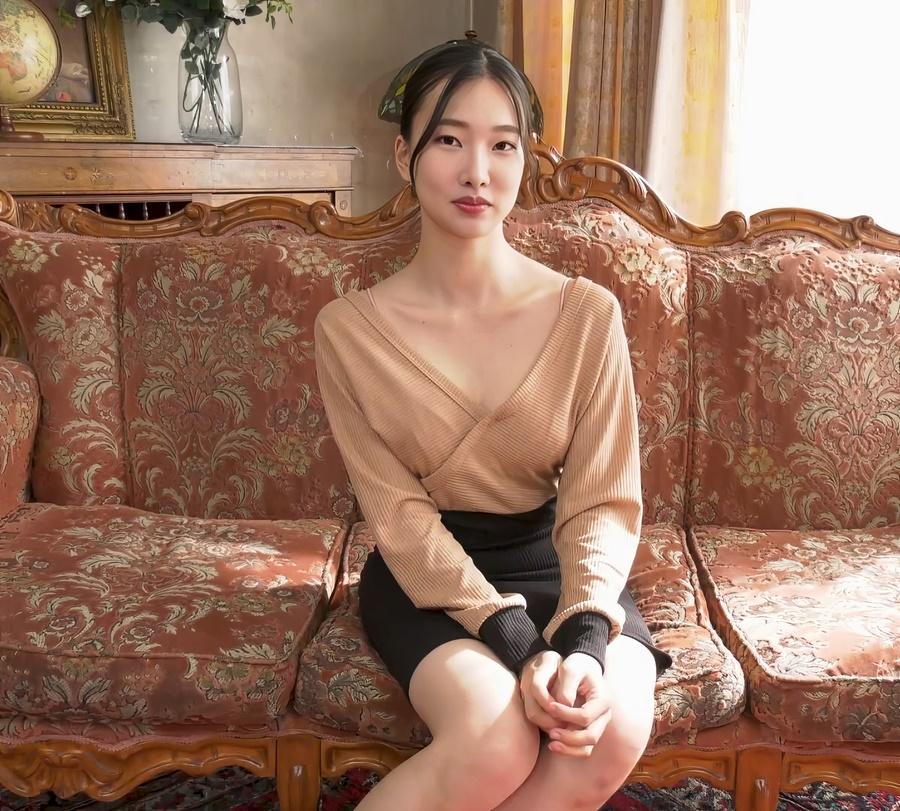 Saki Konno - A Beautiful Japanese College Girl Who Likes Older Men FullHD 1080p