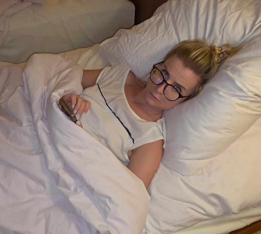 Melissa Annaliya - Stepmom Helps Solve Stepsons Erection Problem UltraHD/4K 2160p