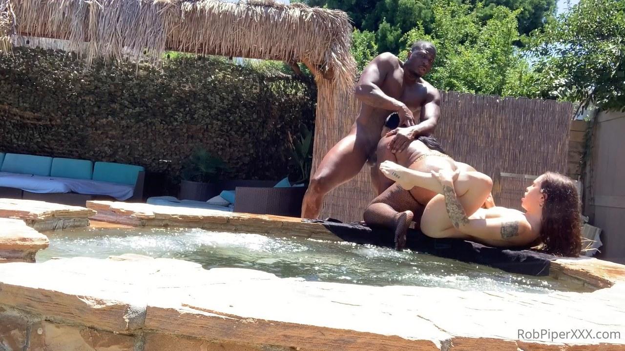 Mia Moore - Play In The Jacuzzi - 1080p