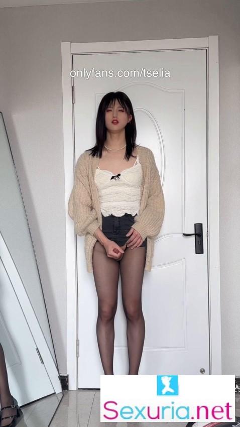 Elia Blaine, tselia, SukiTRANS - Cute transgender girl in miniskirt and stockings - 1920p