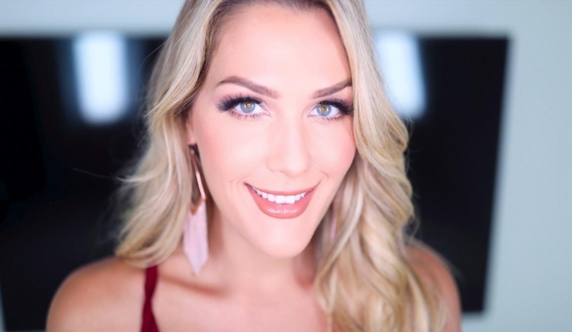 Savvy Suxx - Amateur Allure Introduces Savvy Suxx, a Beautiful Blonde Loves it When a Guy Uses Her Mouth FullHD 1080p