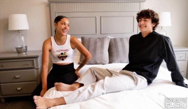 Sienna Harper - College Freshman Ty Young Drills 28-Year-Old MILF Sienna Harper's Tight Holes with His Young Cock!  FullHD 1080p