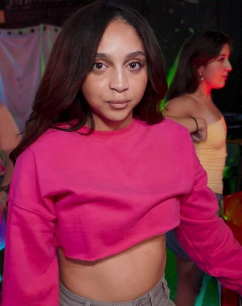 Katerina Karson - B-Ball and Underboob FullHD 1080p/HD 720p