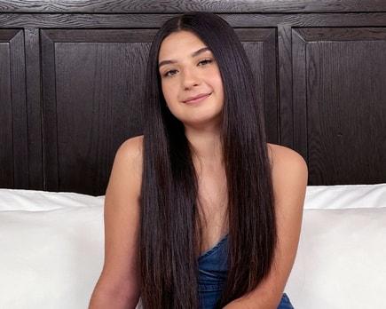 Vanessa - What 18yo High School Pussy Looks Like FullHD 1080p