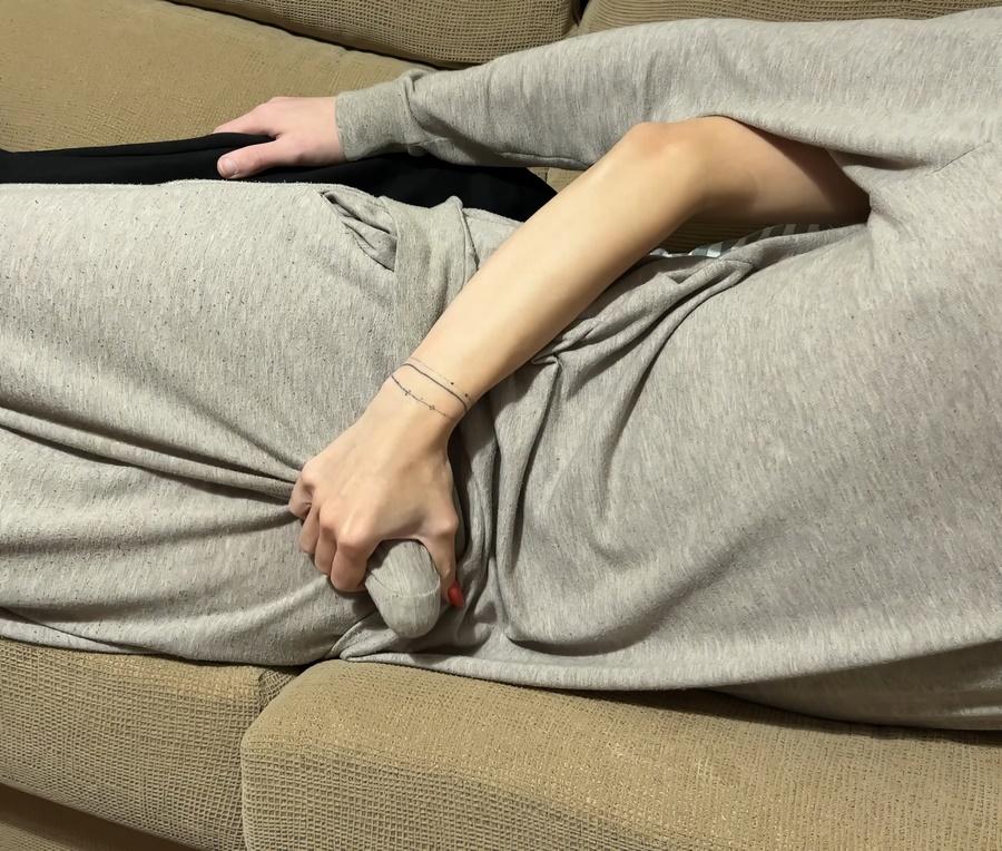 Mia Foster - Tight Handjob From Teen Stepsister 7 Days Load UltraHD/4K 2160p