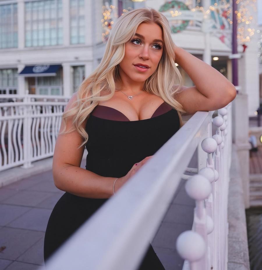 Elle Brooke - Sexy British Babe Takes On BBC Interracial FullHD 1080p