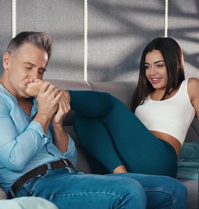 Martina Smeraldi - A Good Day's Work 4K 2160p/FullHD 1080p/HD 720p