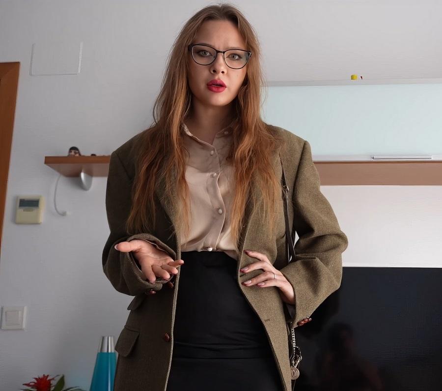 Alexa Poshspicy - Okay Lets Try It With Plug Preparing a Girl For Anal UltraHD/4K 2160p