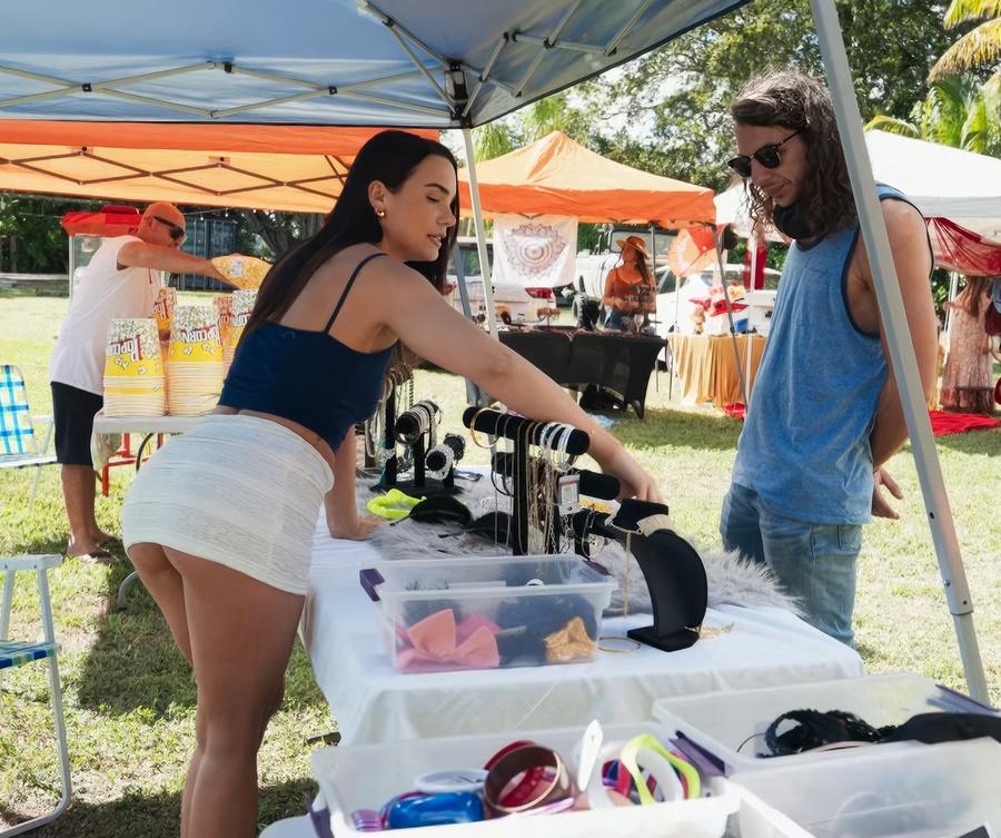 Ivy Ireland - Flea Market FullHD 1080p