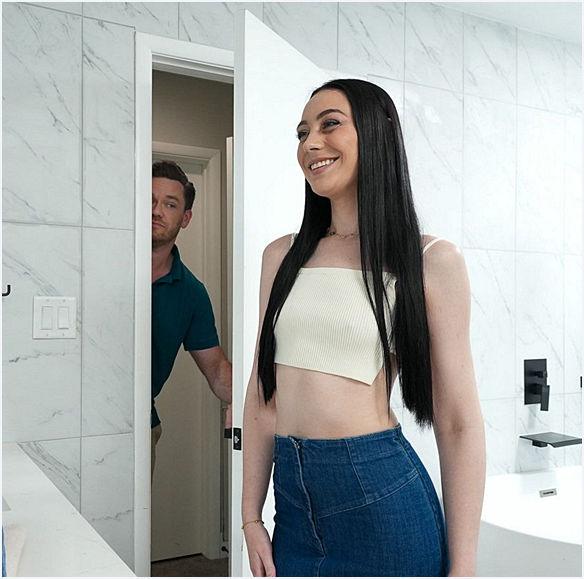 Dolly Paige - Rinse The Day Away 4K 2160p/FullHD 1080p