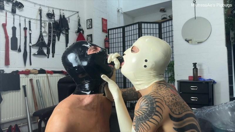 MistressAe - Spit Play and Simultaneous Double-ended Dildo Deepthroat 1080p