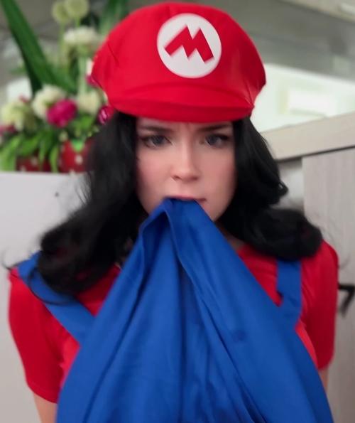 Sweetie Fox - Sexy Mario Riding Big Dildo tol Intense Orgasm, Solo Cosplay 4K 2160p