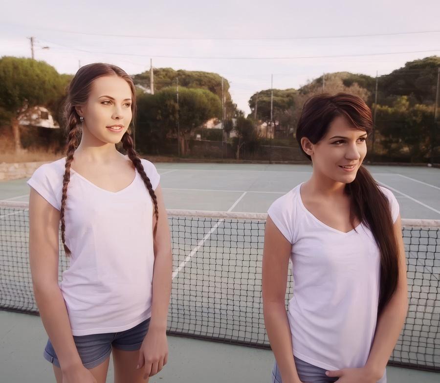 Abril Gerald, Bella Beretta - Young Harlots School Report FullHD 1080p