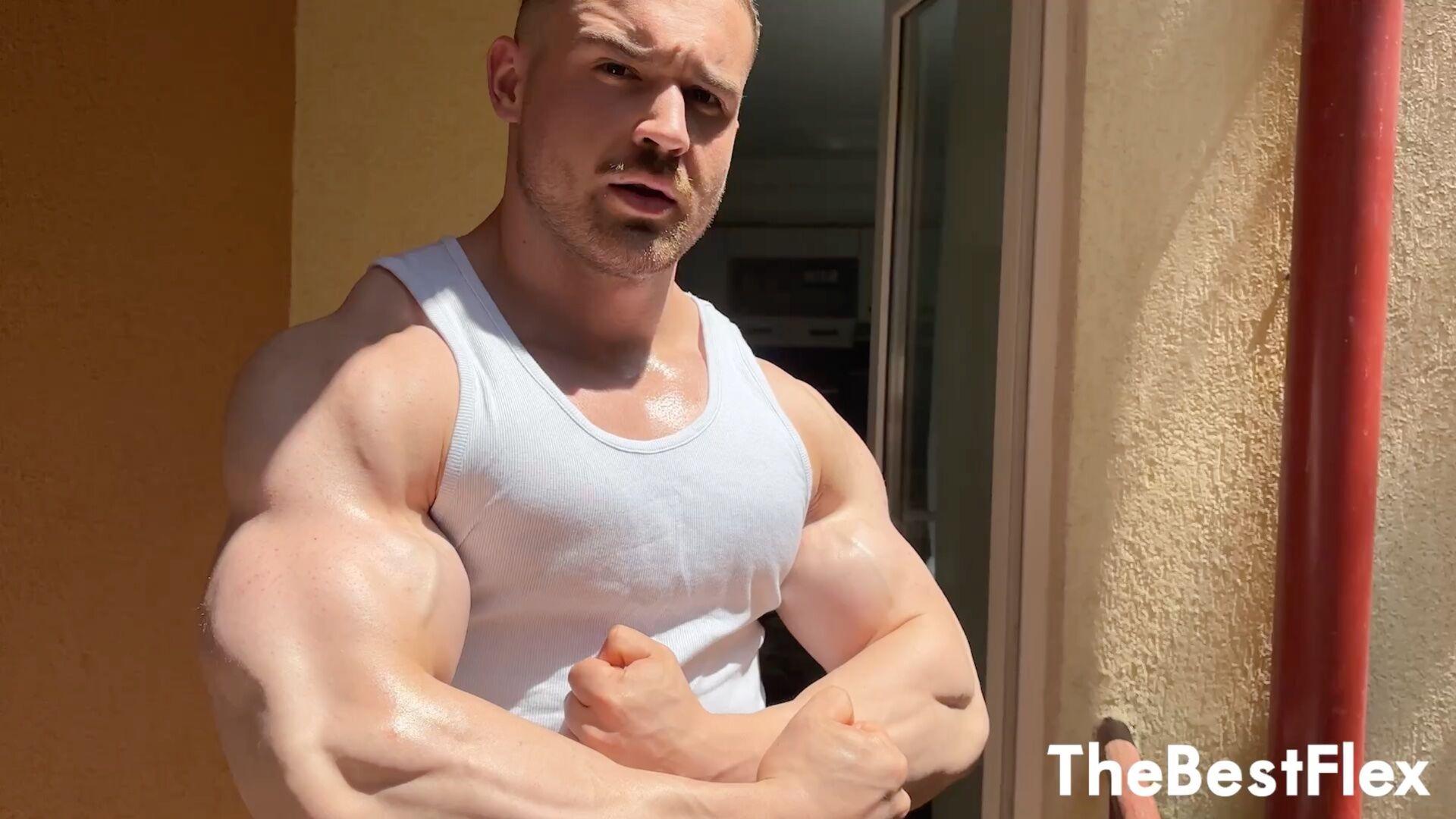 TheBestFlex - Fire Nick - Beautiful Sexy Bodybuilder Oils Up in the Sun - FullHD/1080p