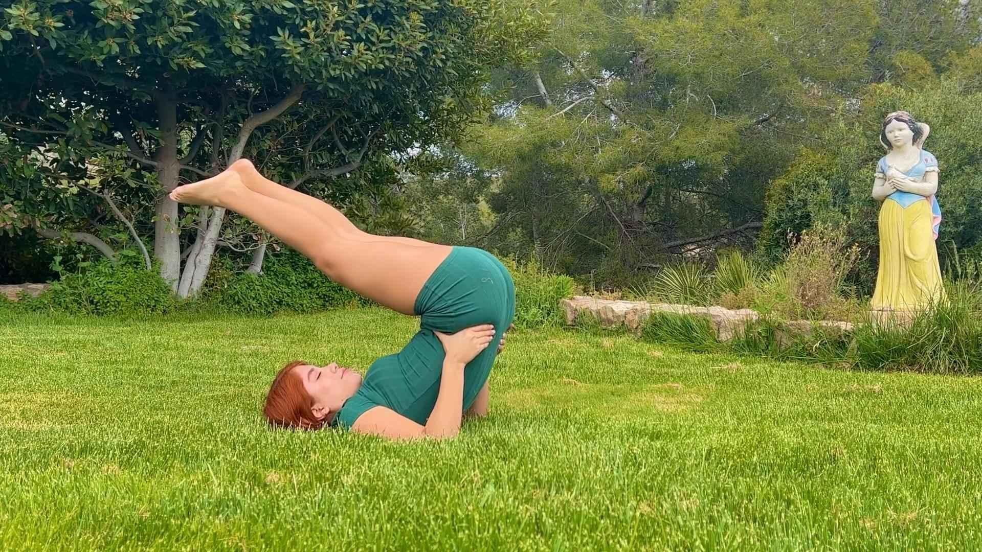 Marina Gold - Outdoor Non Nude Yoga Session - 1080p
