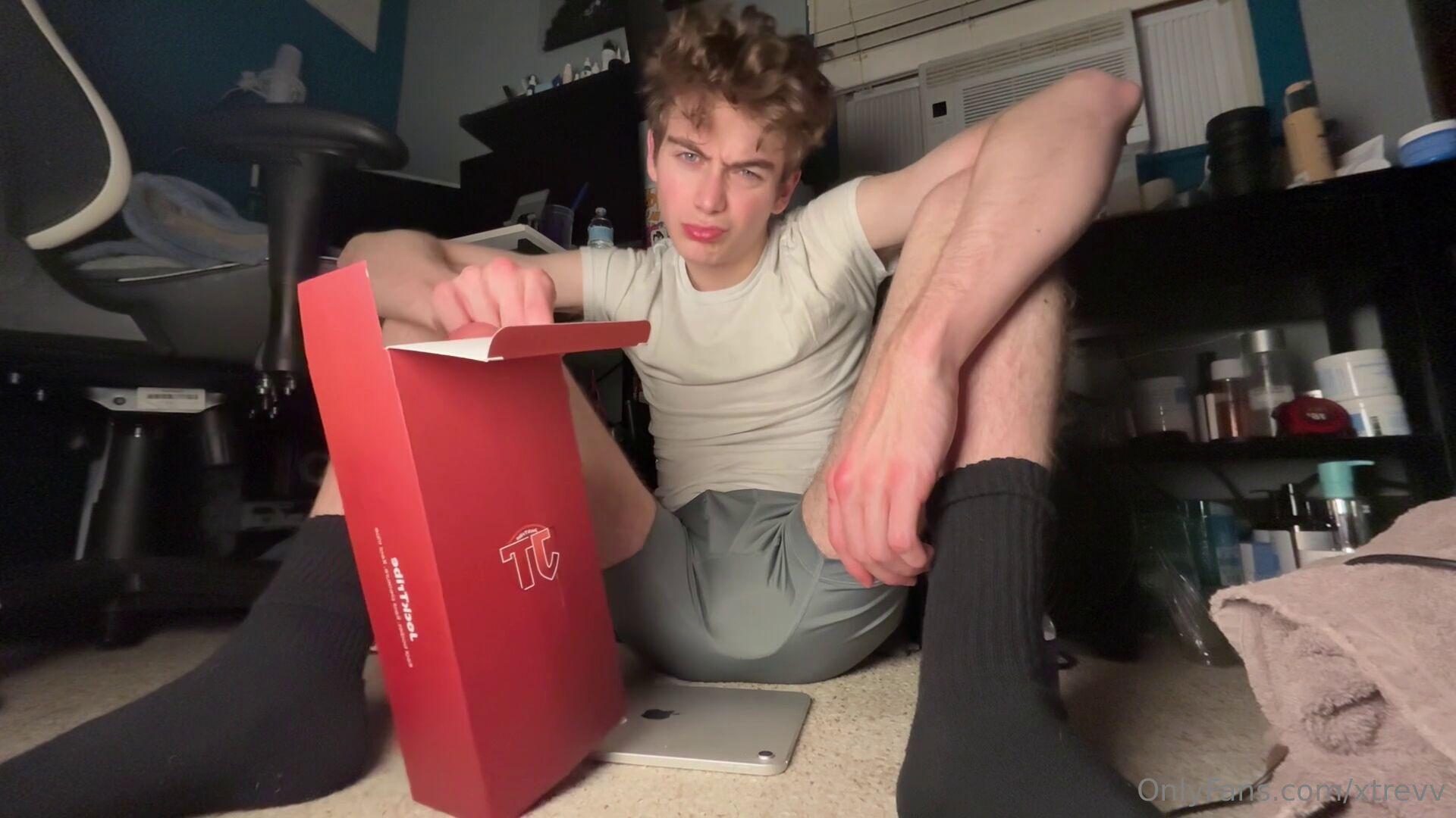 OnlyFans - Trevv11 - Break Ur Hole Summer - FullHD/1080p