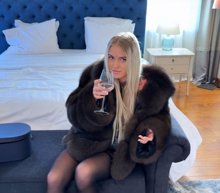 Barbie Angel - An Agreement with the Stepmother That No One Should Know About! FullHD 1080p