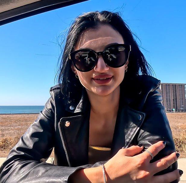 Madison Quinn - Take Me In The Car FullHD 1080p