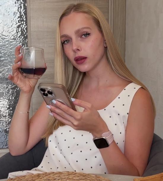 Arisha Mills - My Stepsister Took My Virginity. One Sex and I Stop Jerking off to Her Photos 4K 2160p