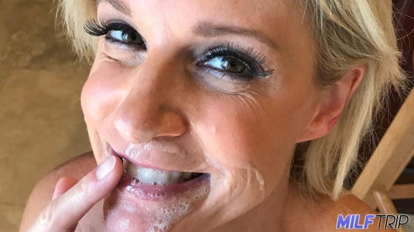 India Summer - Horny Stepmom welcomes me home with her mouth and pussy - 720p