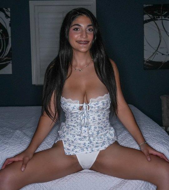 Zarina Noir - Dating Busty Syrian Girl Is Easy FullHD 1080p/HD 720p