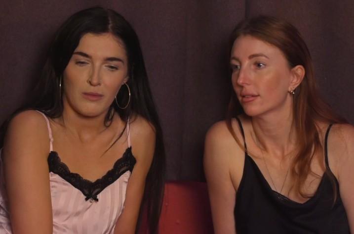Charlotte Red, Rhiannon Ryder - Slumber Kisses, Sam takes advantage of a dare and gets the two girls to kiss FullHD 1080p