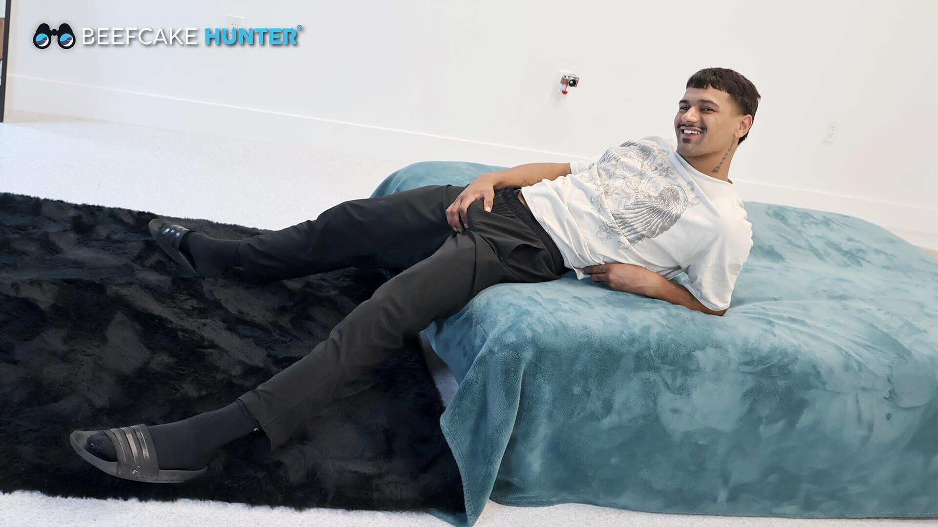 BeefcakeHunter - Beefcake Marlon's Last-Minute Blow Job - FullHD/1080p