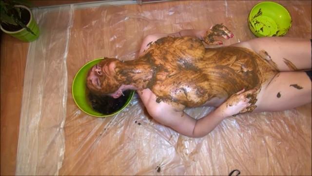 DirtyScatGirl - Shit in My Hair and My Whole Body [720p]