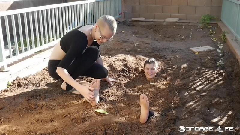 Cassandra Crimson, Rachel Greyhound - Buried and Tickled 720p