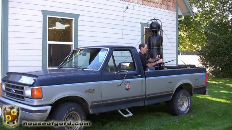 Lucia - The Ultimate Kink Airbag System 720p