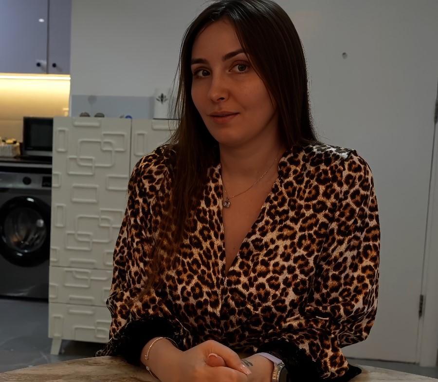 Alina Rai - Stepmom Knows How To Calm His Nerves FullHD 1080p