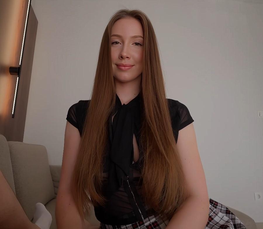 Emilia Bunny - Class Or Cock College Girl Makes Her Choice FullHD 1080p