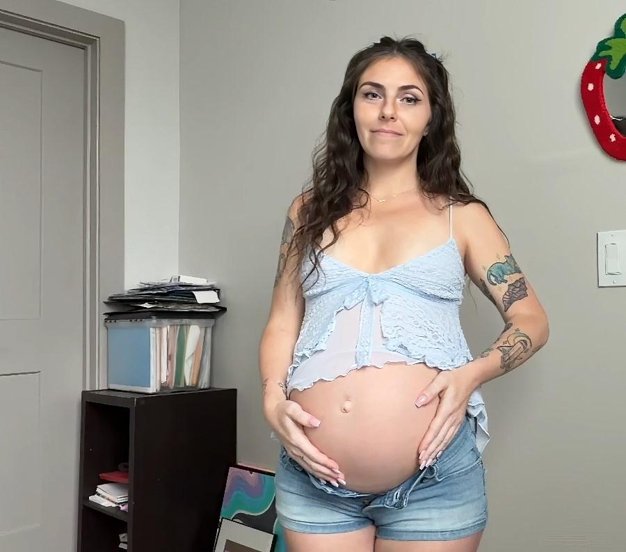 Kay Rhea - Sharing The Bed With Pregnant Teen Step Sister FullHD 1080p