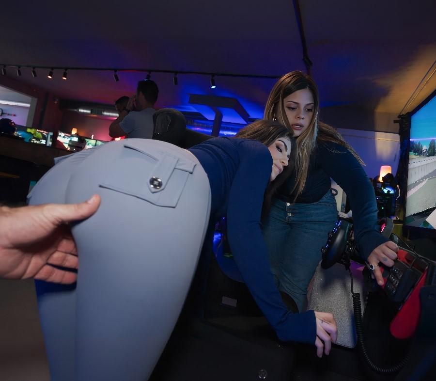 Kay Rhea - Getting Racy at the Arcade FullHD 1080p